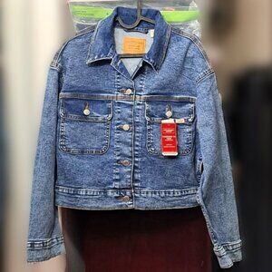 New Levi Strauss Signature Women's '95 Denim Trucker Jacket